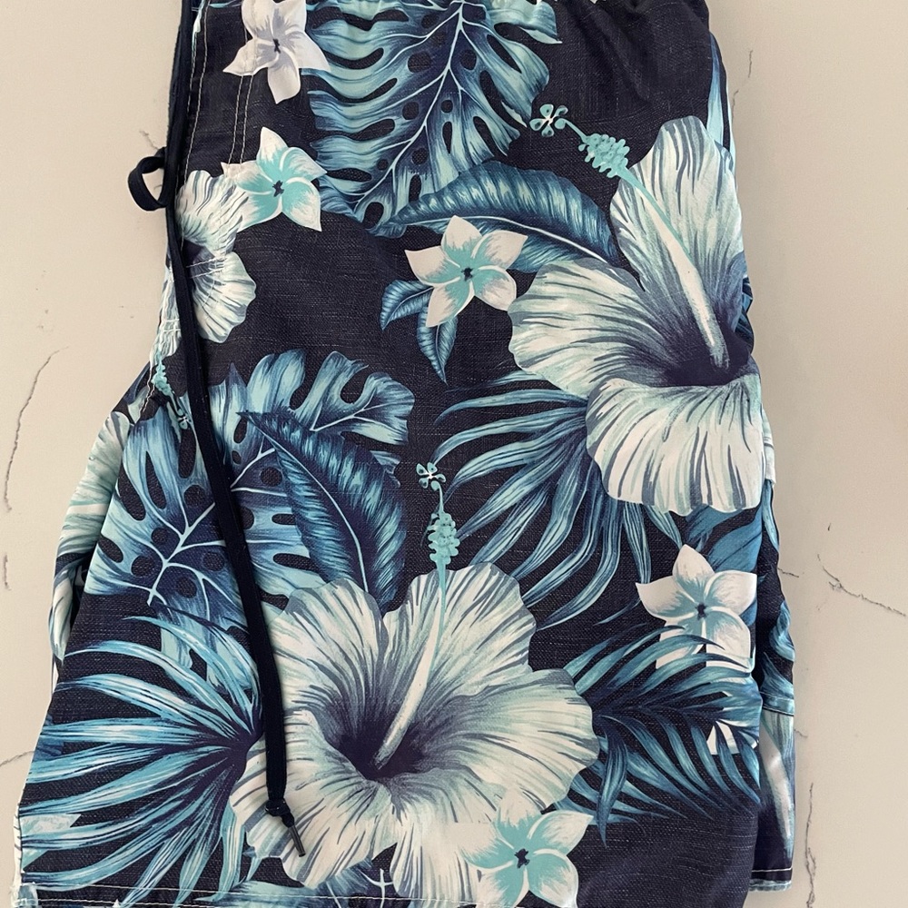 Men’s Newport blue swim board shirt size XXL